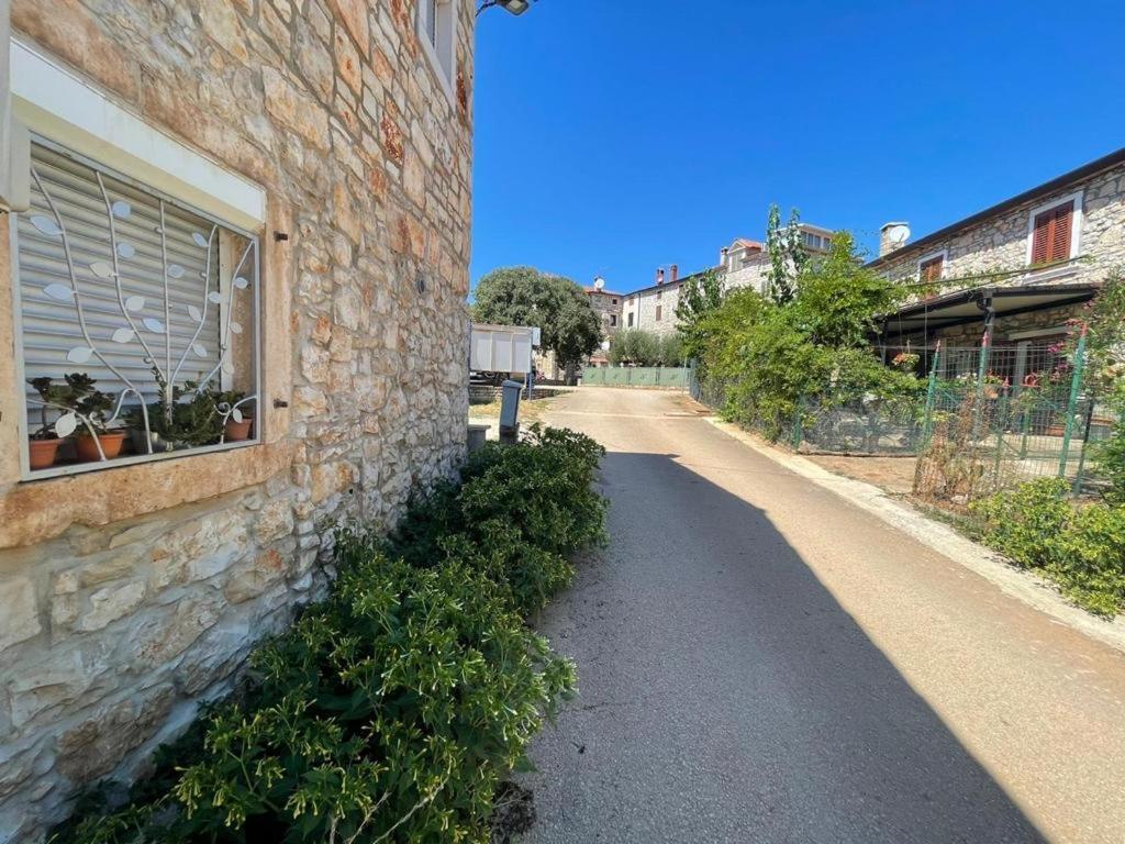 Villa Amore Radini Istrian Romantic Studio With Private Parking And Terrace Brtonigla Ngoại thất bức ảnh