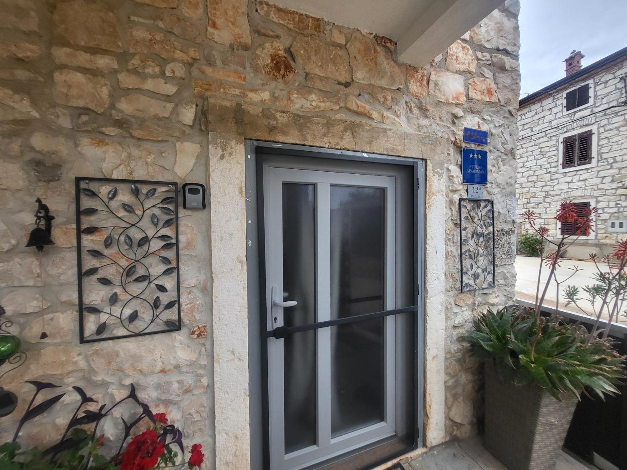 Villa Amore Radini Istrian Romantic Studio With Private Parking And Terrace Brtonigla Ngoại thất bức ảnh